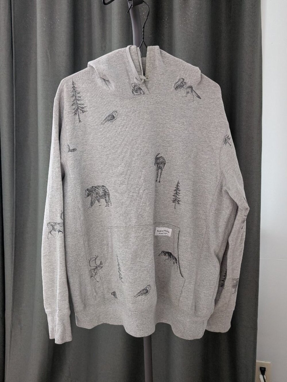 Made in Canada 🍁- Raised By Wolves sweatshirt - Large